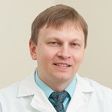 Врач Эшмаков Альберт Николаевич